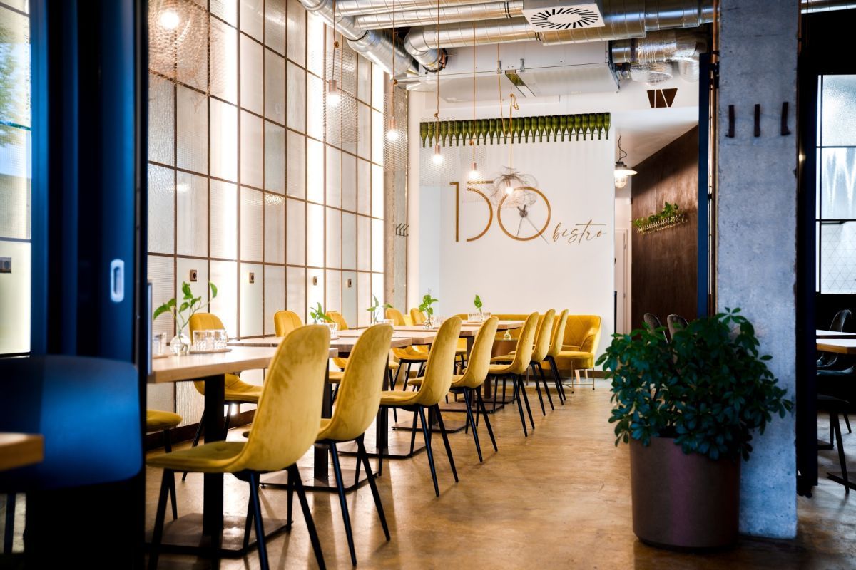 Bistro 150