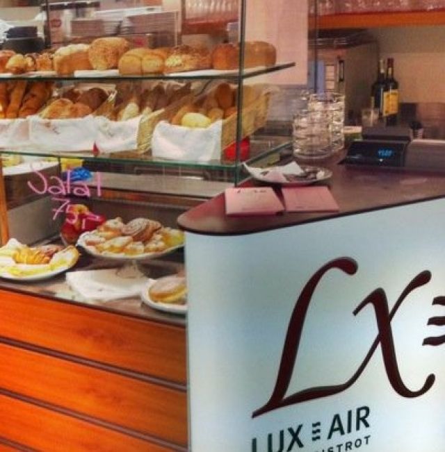 Cafe Lux=Air