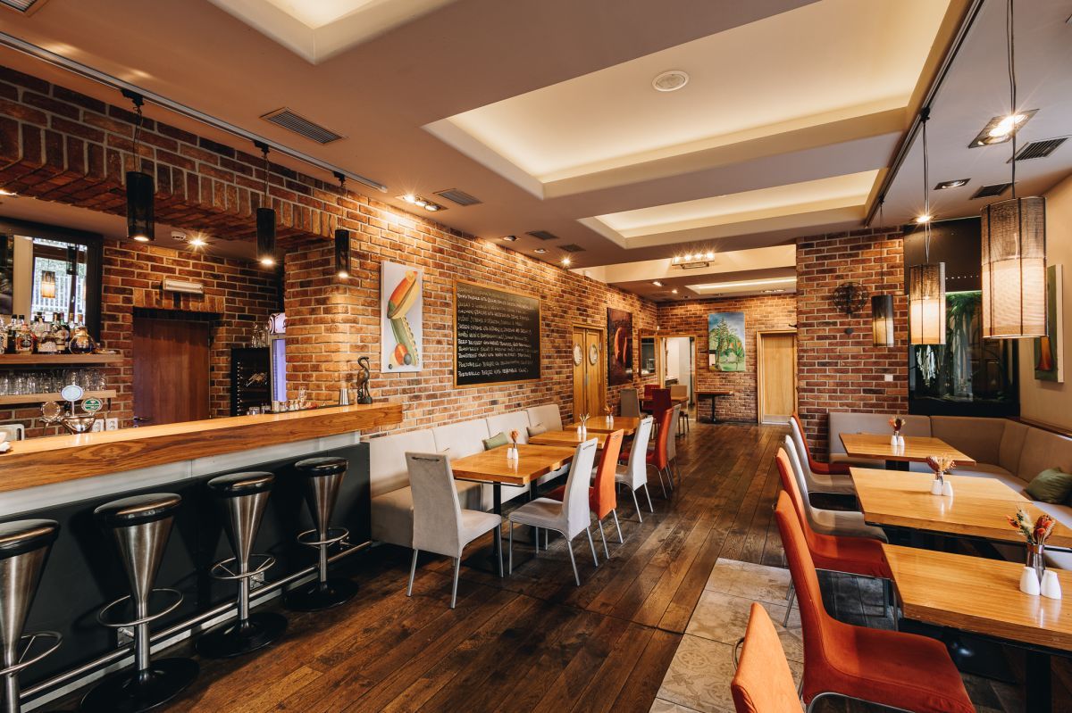 Salut Restaurant